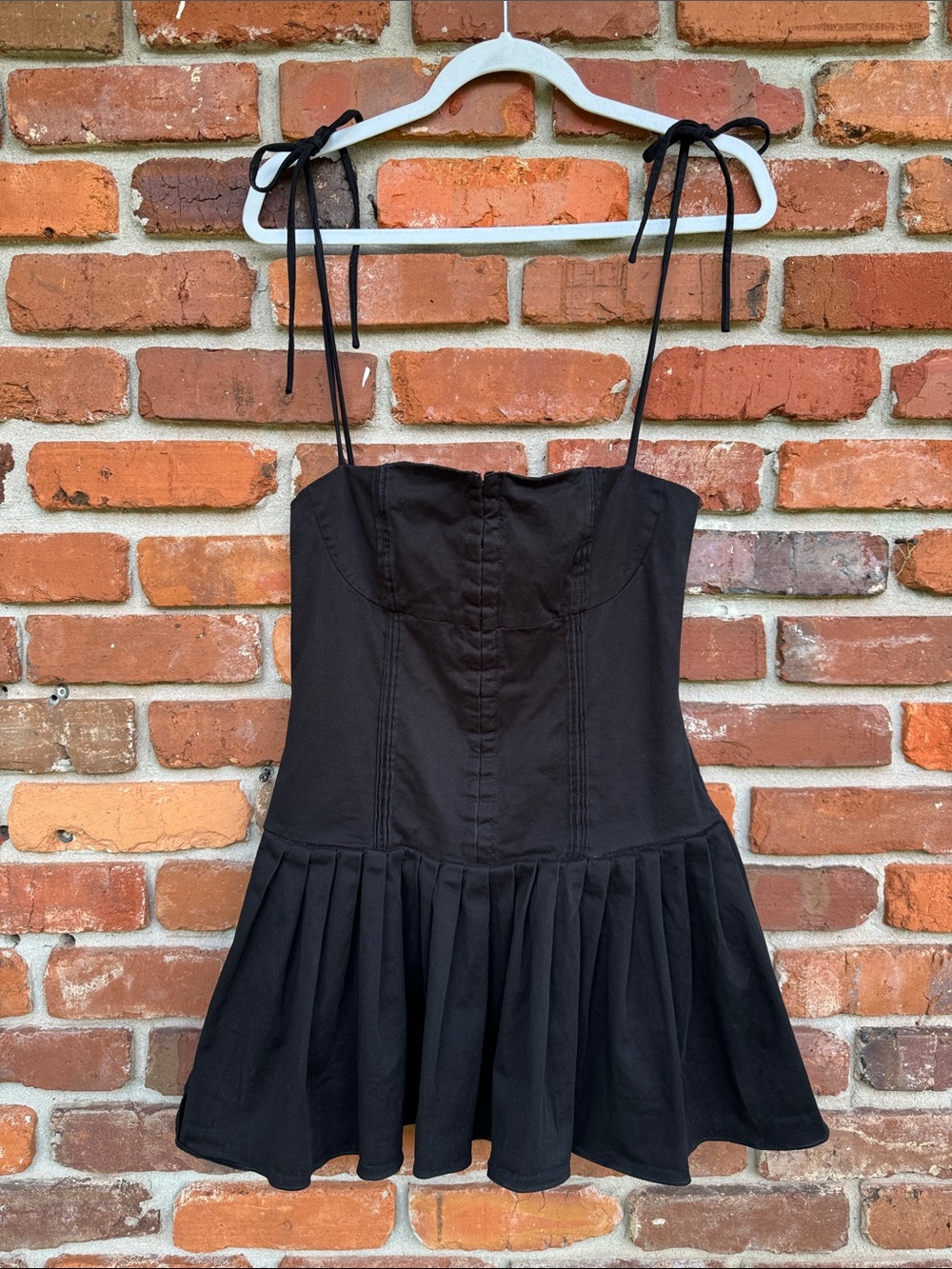 Edikted Perri Corset Front Pleated Black Spaghetti Strap Zip Lined Mini Dress M